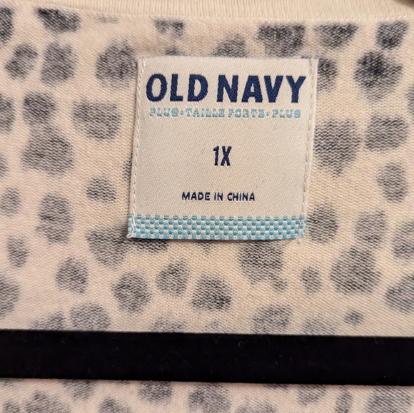 Old Navy White and Black Leopard Cardigan size 1x - Picture 4 of 5